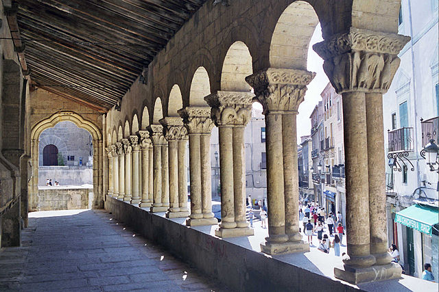 Iglesia de San Martín de Segovia. Pórtico exterior.