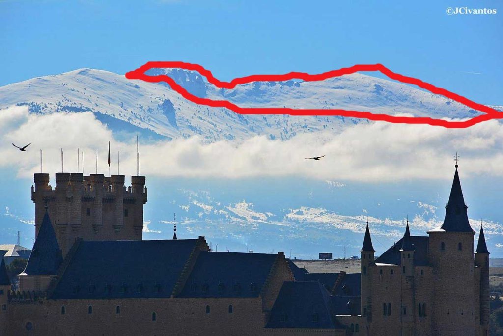 Sierra de la mujer muerta desde el Alcazar