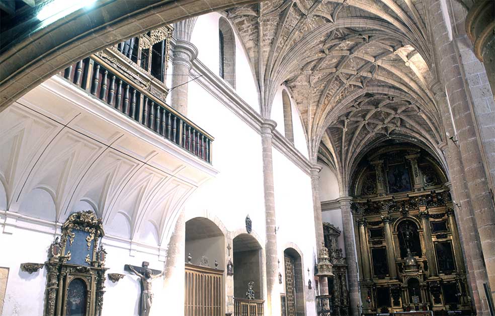 Interior Iglesia de San Miguel 